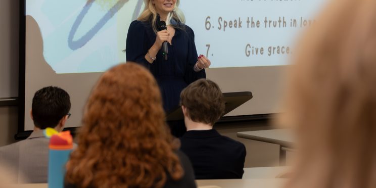 Victoria McDaniel talks to a group of students during the 2024 Marketplace Faith Friday Forums.