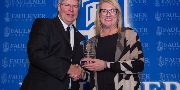 Christine Wiggins is awarded the Accomplished Alumna Award at the 2025 Marketplace Faith Friday Forums.