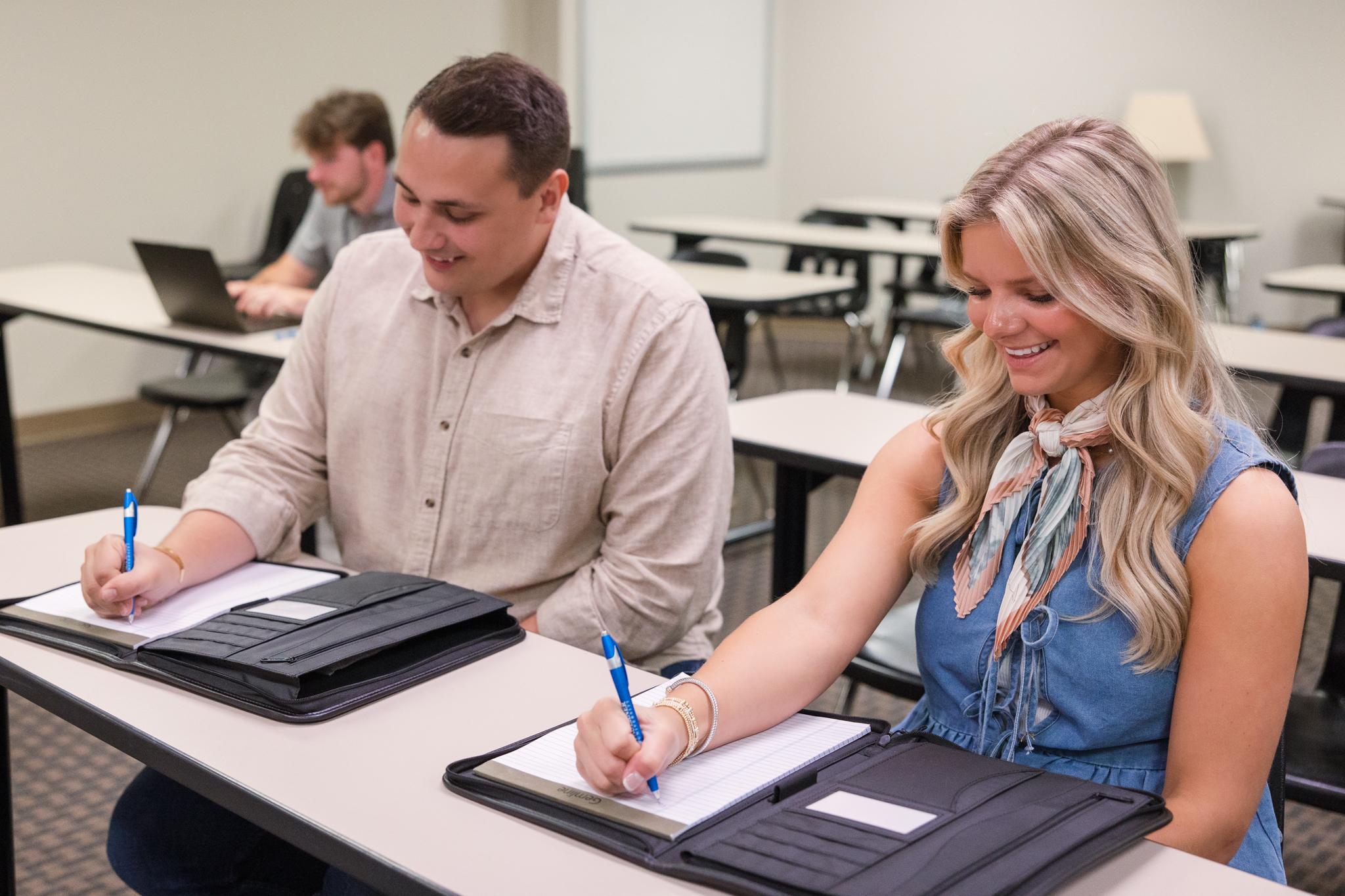 l-r Business administration students Tucker Clifton and Madelyn Stanfield.