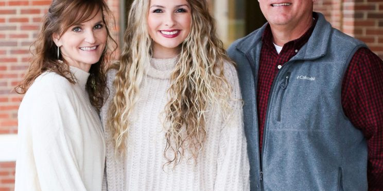 l-r Elizabeth Collier, her daughter Shelby, and her husband Wade.