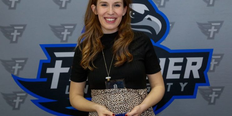 Laura Jean Bell is the Young Alumna for English. She is a mom, a blogger, reality investor and podcast talent.