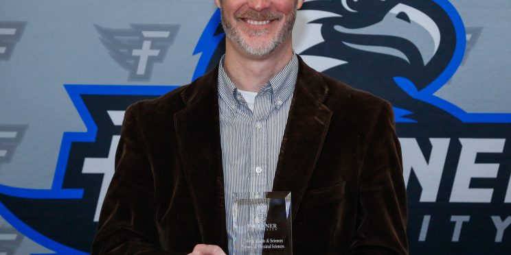 Williams was recently honored as Faulkner's College of Arts and Sciences' Natural and Physical Sciences Distinguished Alumnus.
