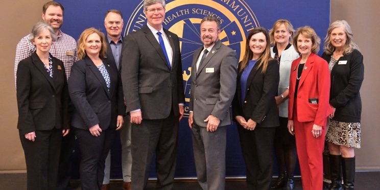 SUSCC President Todd Shackett and Faulkner University President Mitch Henry finalize the MOU between the two colleges. About Faulkner