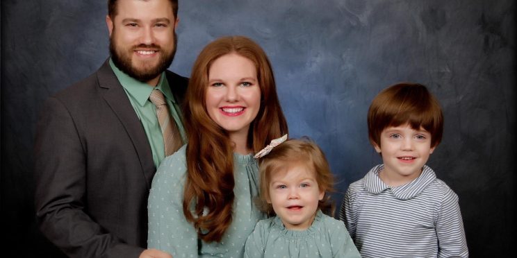 l-r Trent Bailey with his wife Autumn and two children. Trent graduated from Faulkner with a Biblical Studies degree.
